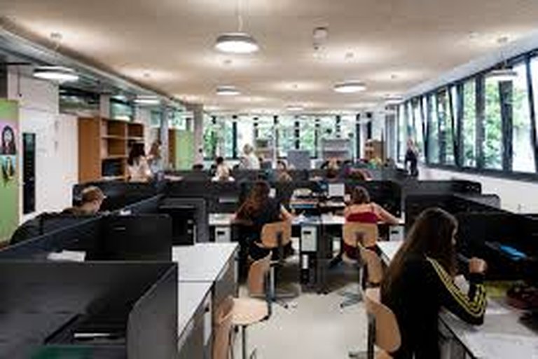 Berner Gymnasien setzen auf digitales Lernen